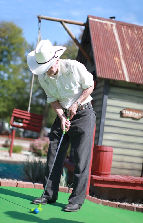 saginaw bay resort putt putt